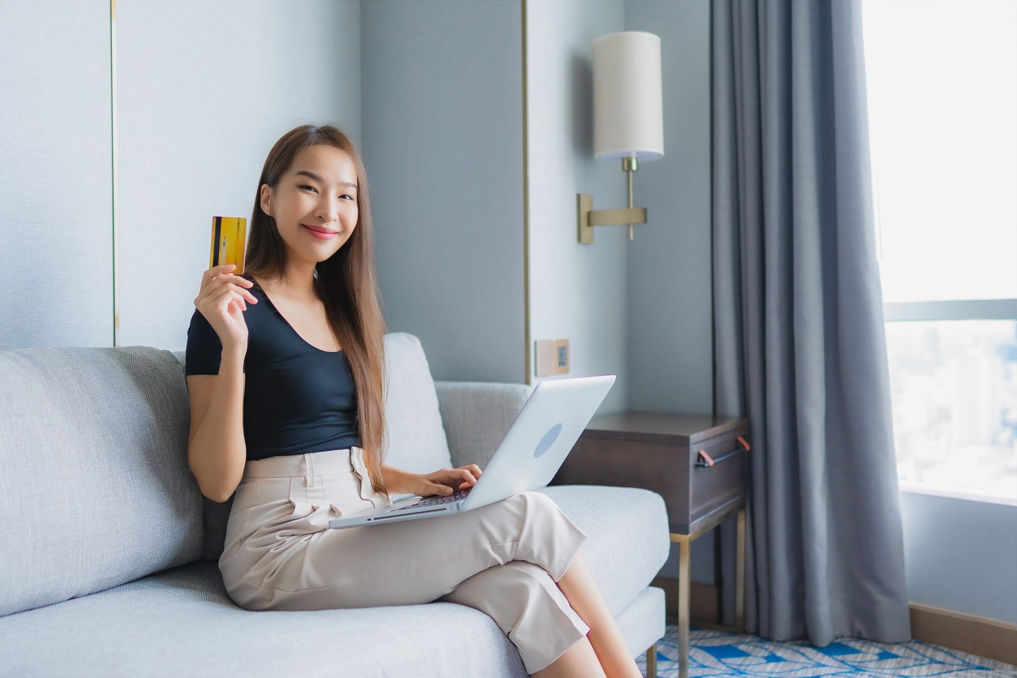 Kredit di Mana-Mana: Gaya Hidup Modern atau Bom Waktu Finansial?